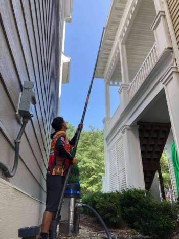 Gutter Cleaning in Rehoboth Beach, Delaware